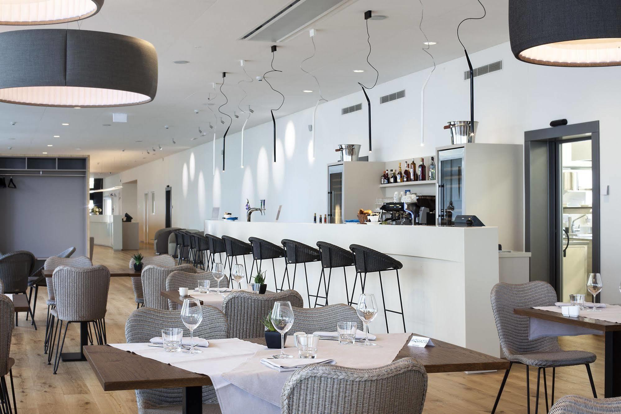 Aquatis Hotel Lozanna Zewnętrze zdjęcie